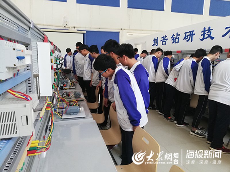 在电子产品的制造过程中，电路板扮演着至关重要的角色。今天我们就来探讨一下如何选择合适的电路板类型及其应用。